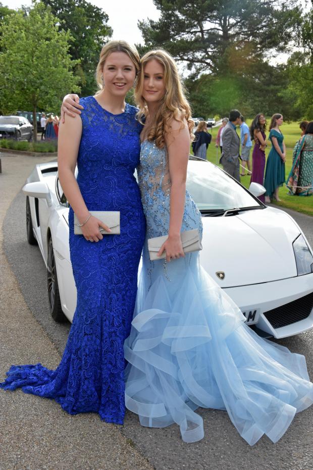 Basingstoke Gazette: Sherfield School, Prom 2022.
Students arrive in style.

Photograph By: Sean Dillow.
www.TheBigCheesePhotography.co.uk